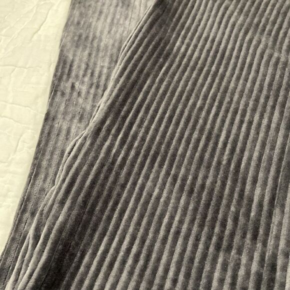 NWT Aerie Ribbed Flare Leg Gray Leggings size Small - Picture 5 of 8